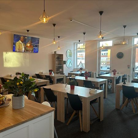 Almnaes Park Hotel Södertälje Екстериор снимка