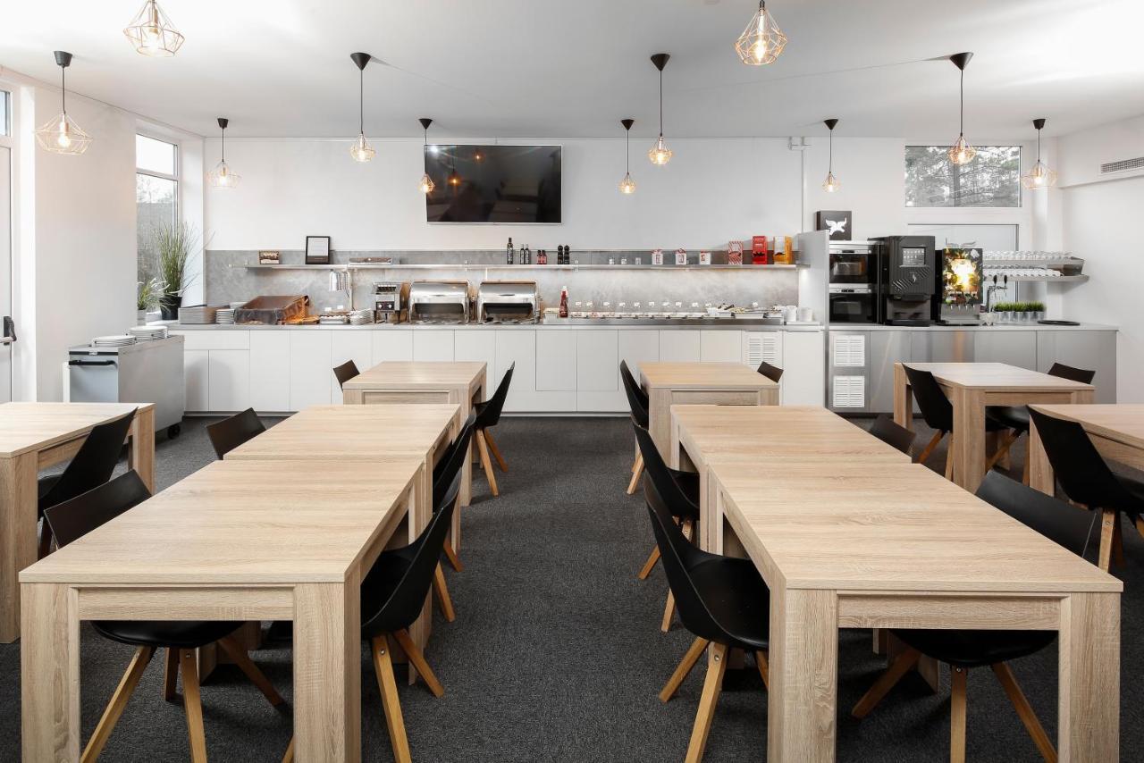 Almnaes Park Hotel Södertälje Екстериор снимка